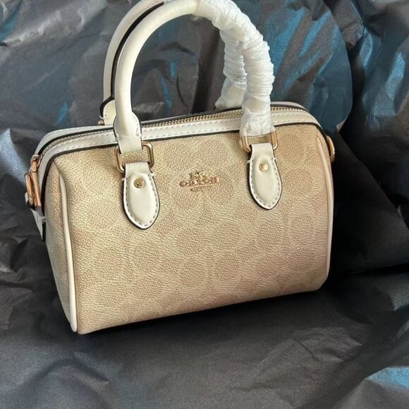 Coach Cream and Gold Women's Bag - Picture 1 of 5